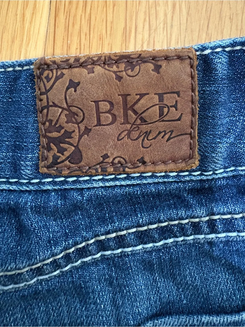 BKE Denim Hannah Cuffed Denim Shorts Size 30